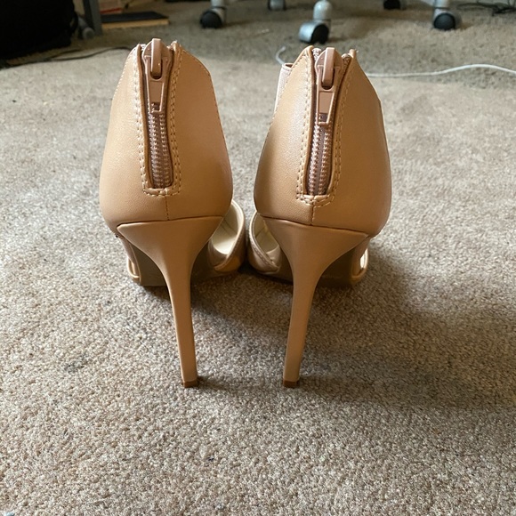 Pointed toe heels - Picture 3 of 6
